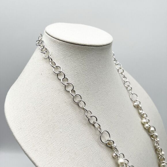 Dangling White Faux Pearl Cluster Silver Tone Circle Chain Fashion Necklace 29” - Picture 4 of 10